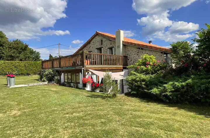 Maison à FESTALEMPS