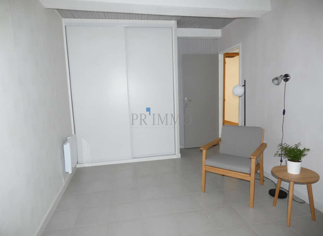 Appartement de plain pied sur 234 m2 de terrain avec garage et cave le thoronet - photo 8