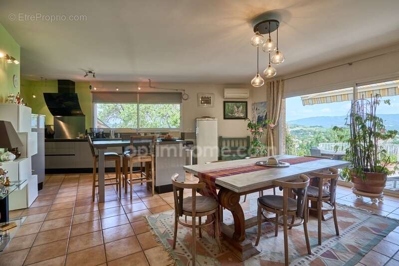 Limoux (11300) – maison d’architecte – 5 pièces – vue panoramique – piscine – garage – grand terrain clôturé - photo 5