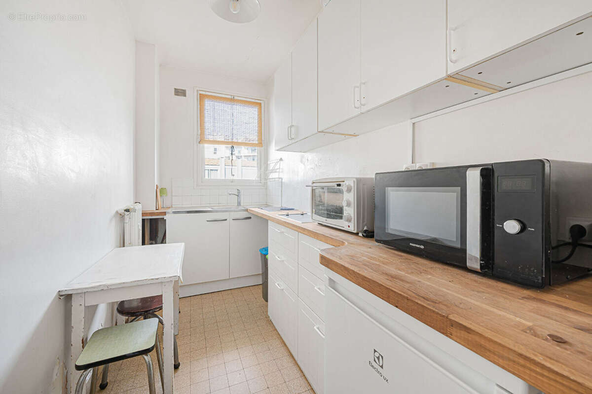 Appartement à PARIS-14E