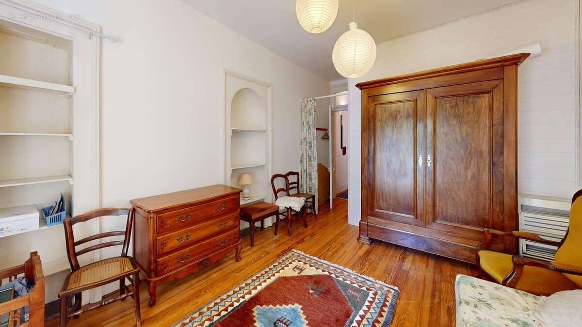 Place Flore : bel appartement ancien de 118 m2 avec parking - photo 14
