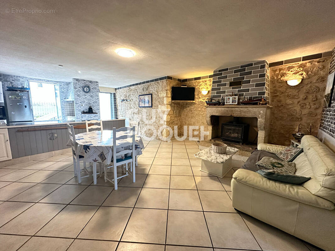 Maison à SAINT-CHRISTOLY-MEDOC