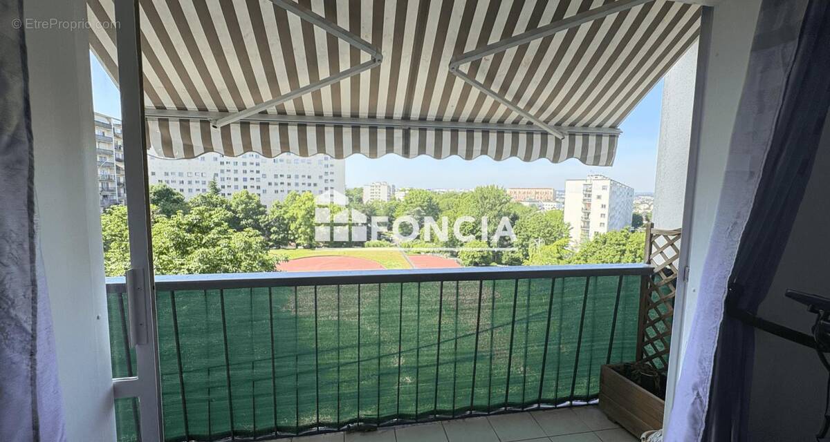 Appartement à FRESNES