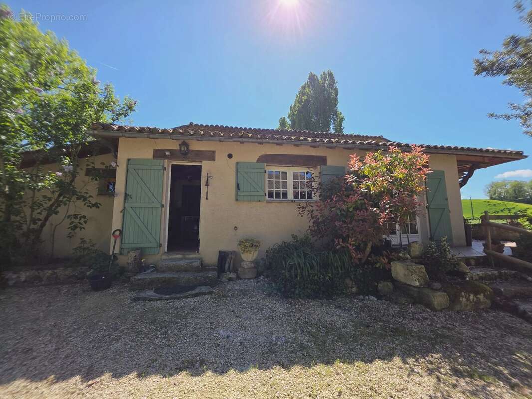 Maison à LAUZUN