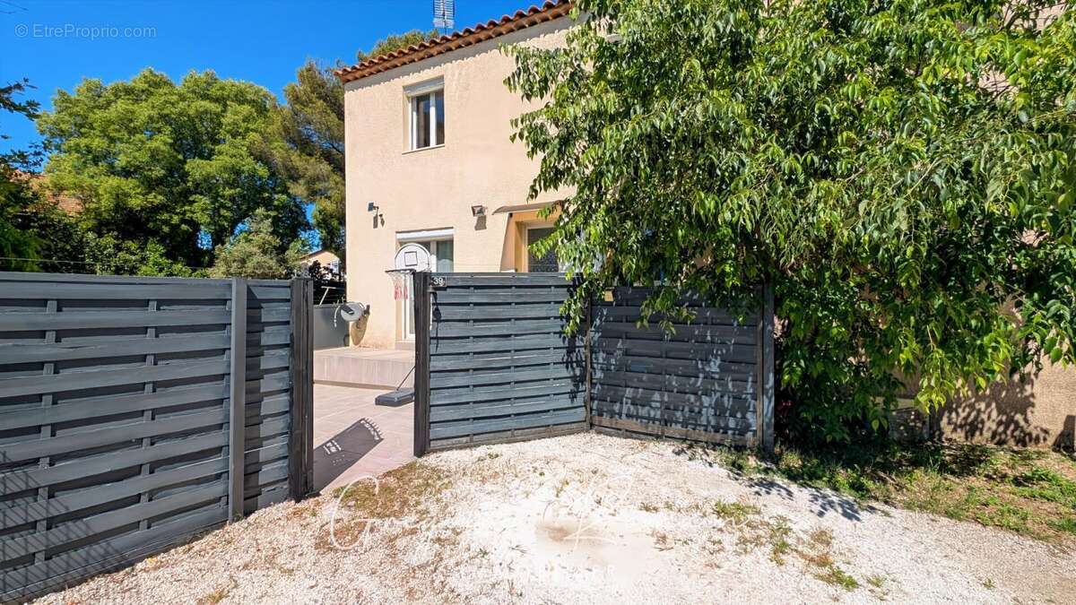 Maison à MIRAMAS