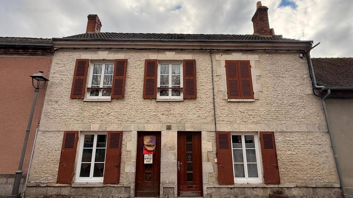 Photo 1 - Maison à COURCELLES