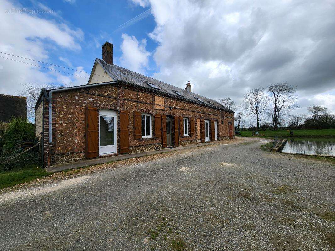 Maison à SAINT-AGIL