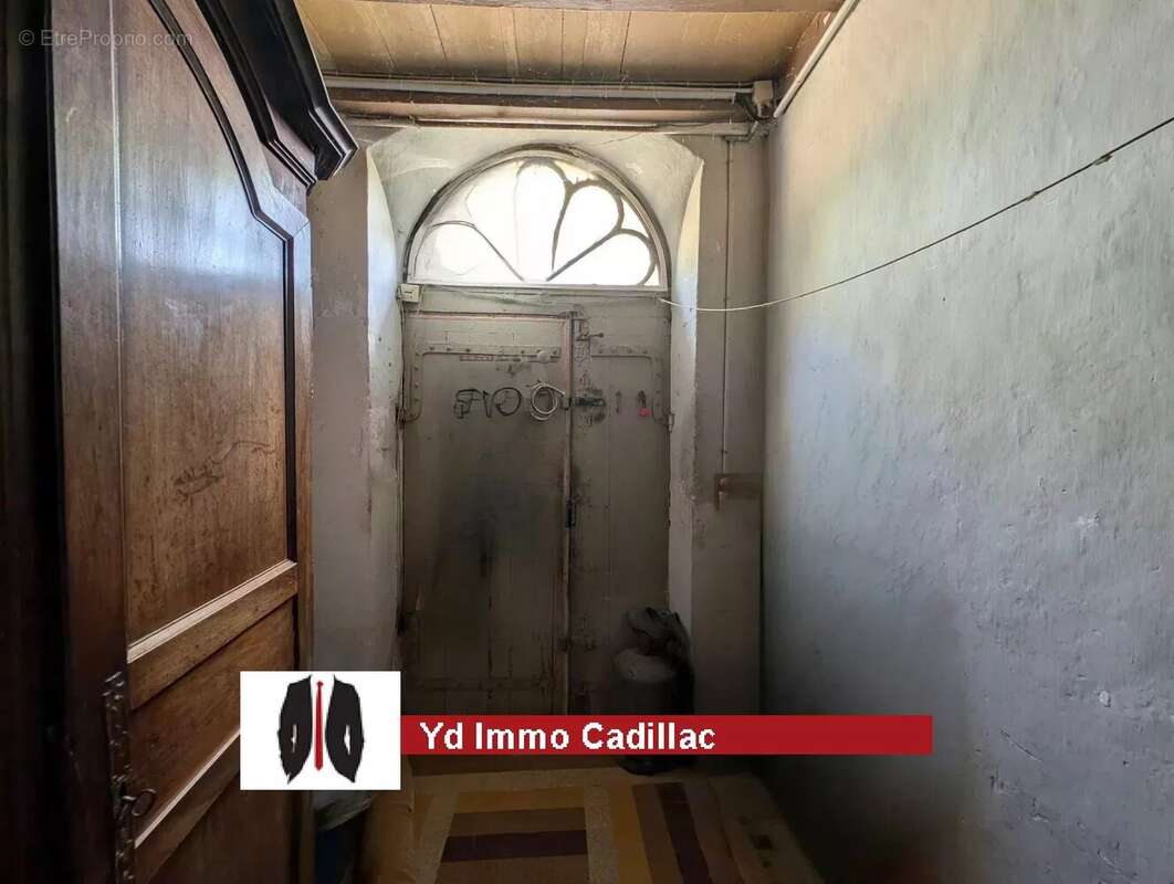 Appartement à BELLEBAT