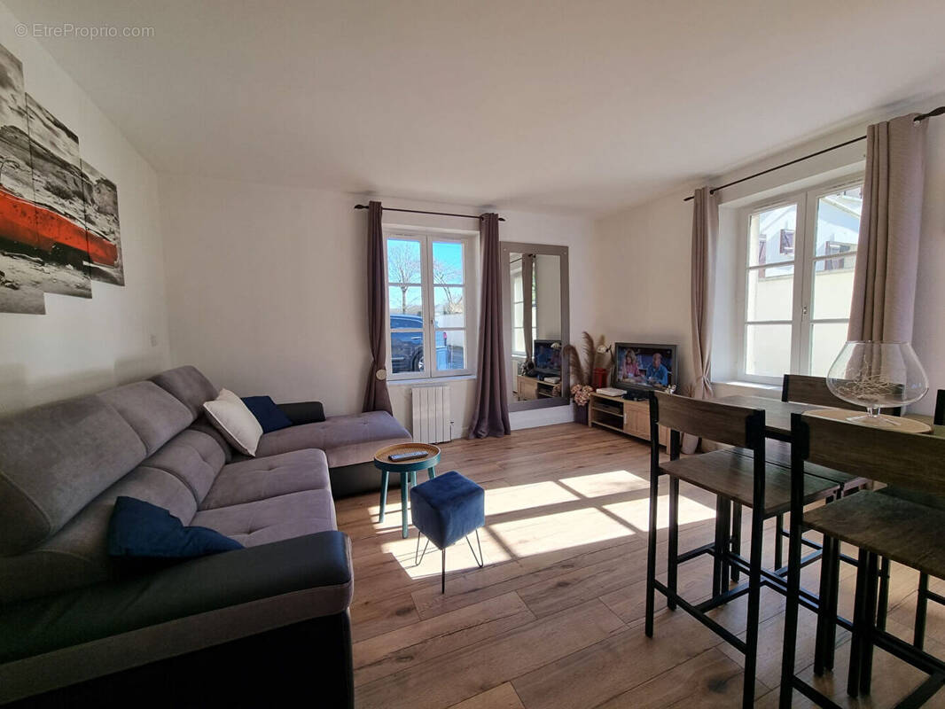 Appartement à LA CHAPELLE-EN-SERVAL