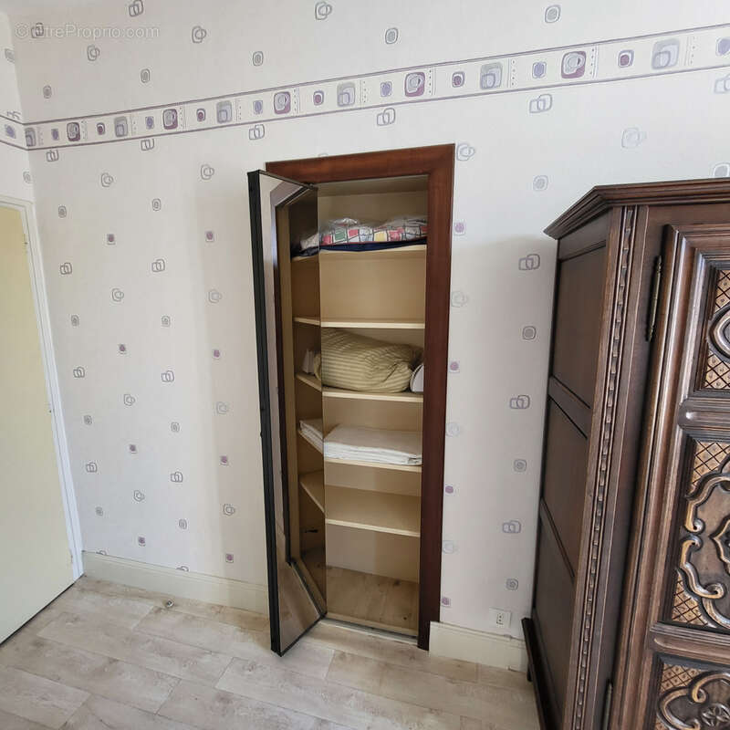 Appartement à RIOM-ES-MONTAGNES