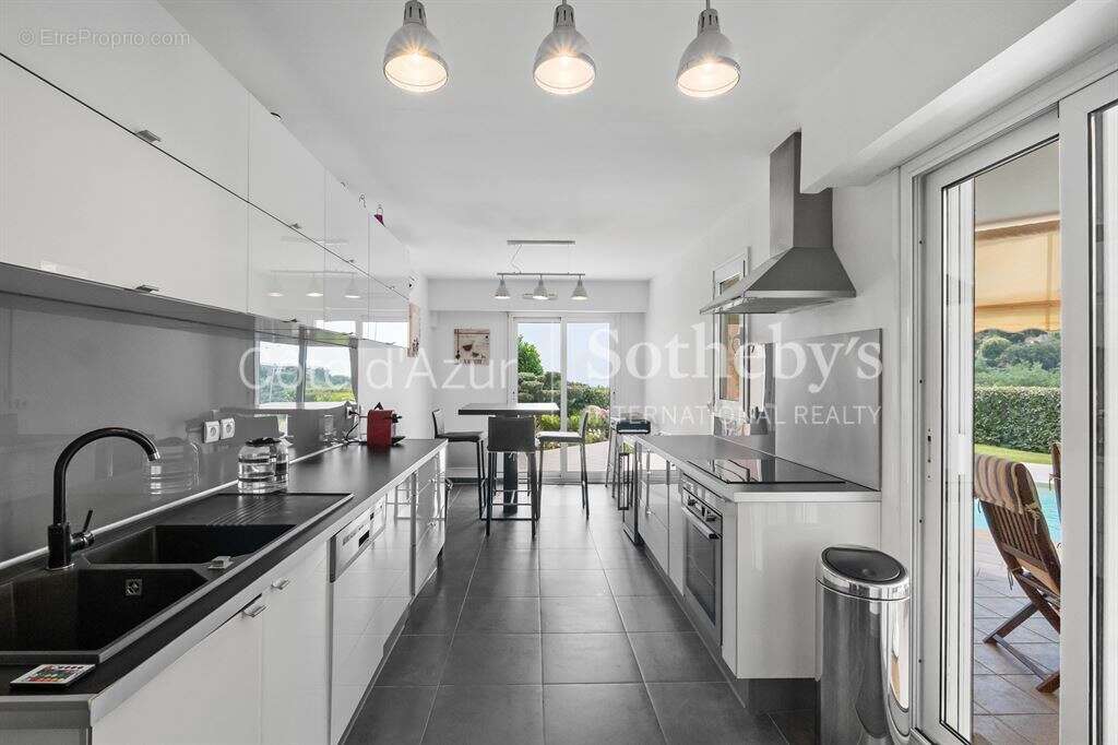 Appartement à MANDELIEU-LA-NAPOULE