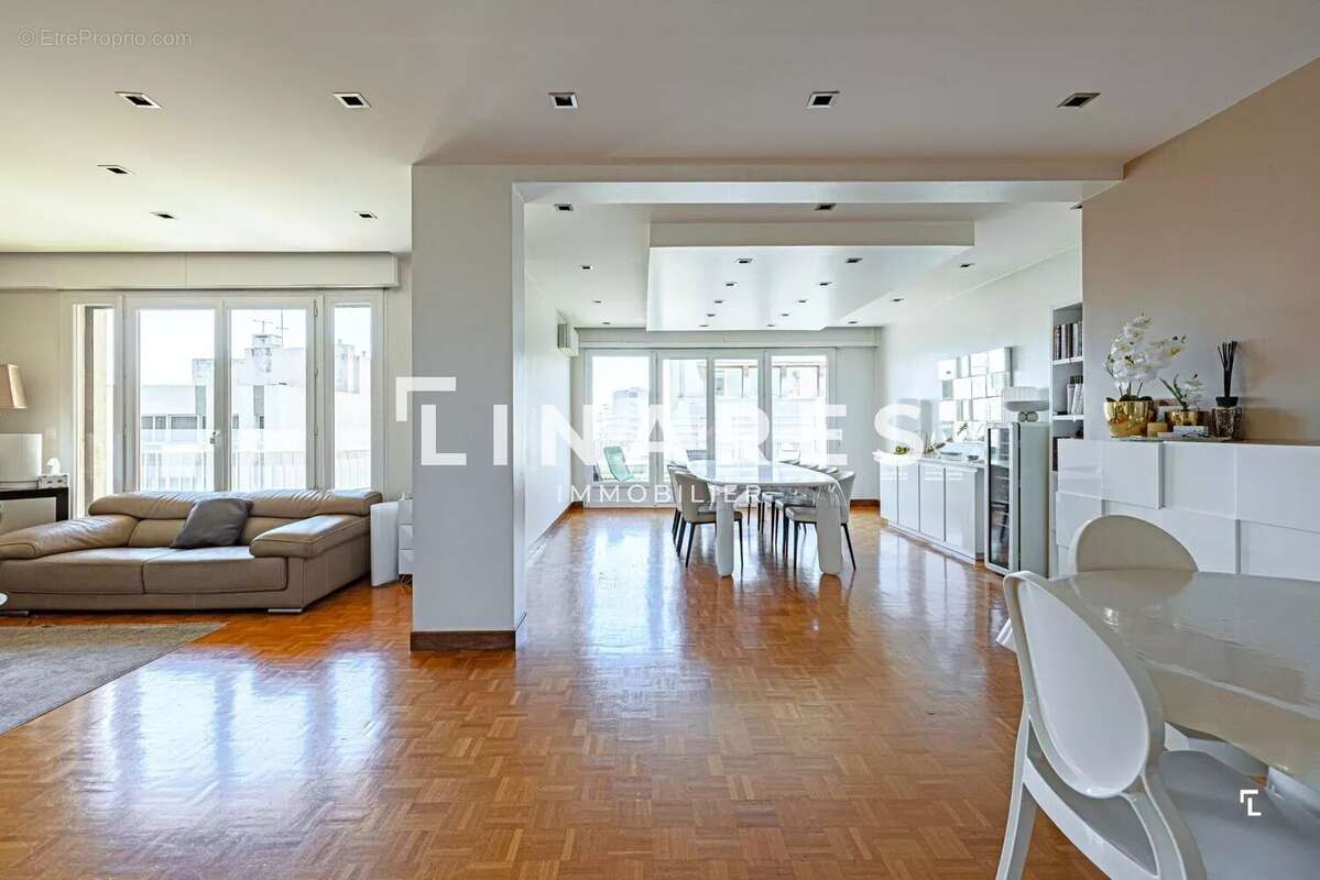 PERRIER HORIZON - Appartement T4 de 126m2 - Balcons - Loggia - Cave - 13008 - photo 2