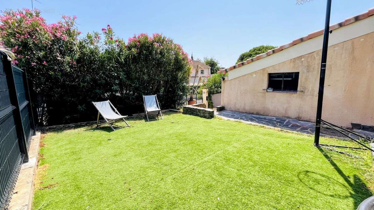 Maison 83 m² à Cogolin  - photo 13