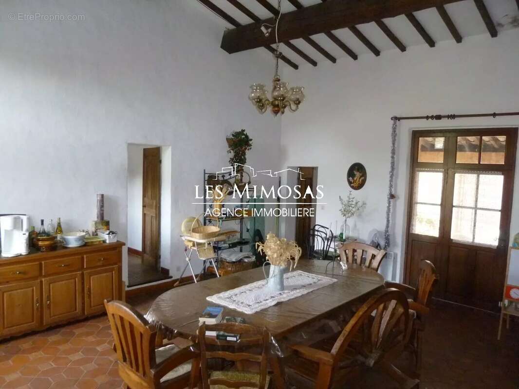 Maison à ROQUEBRUNE-SUR-ARGENS