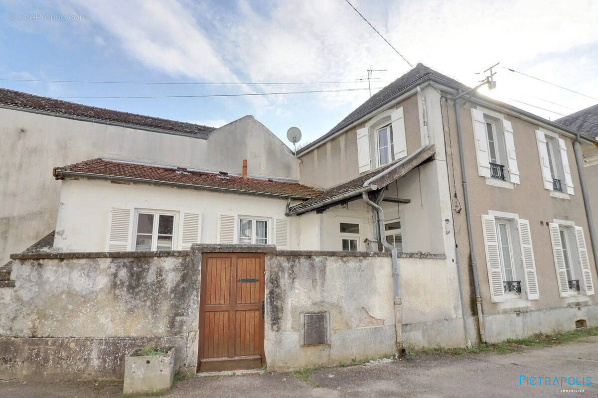 Maison à SANTENAY