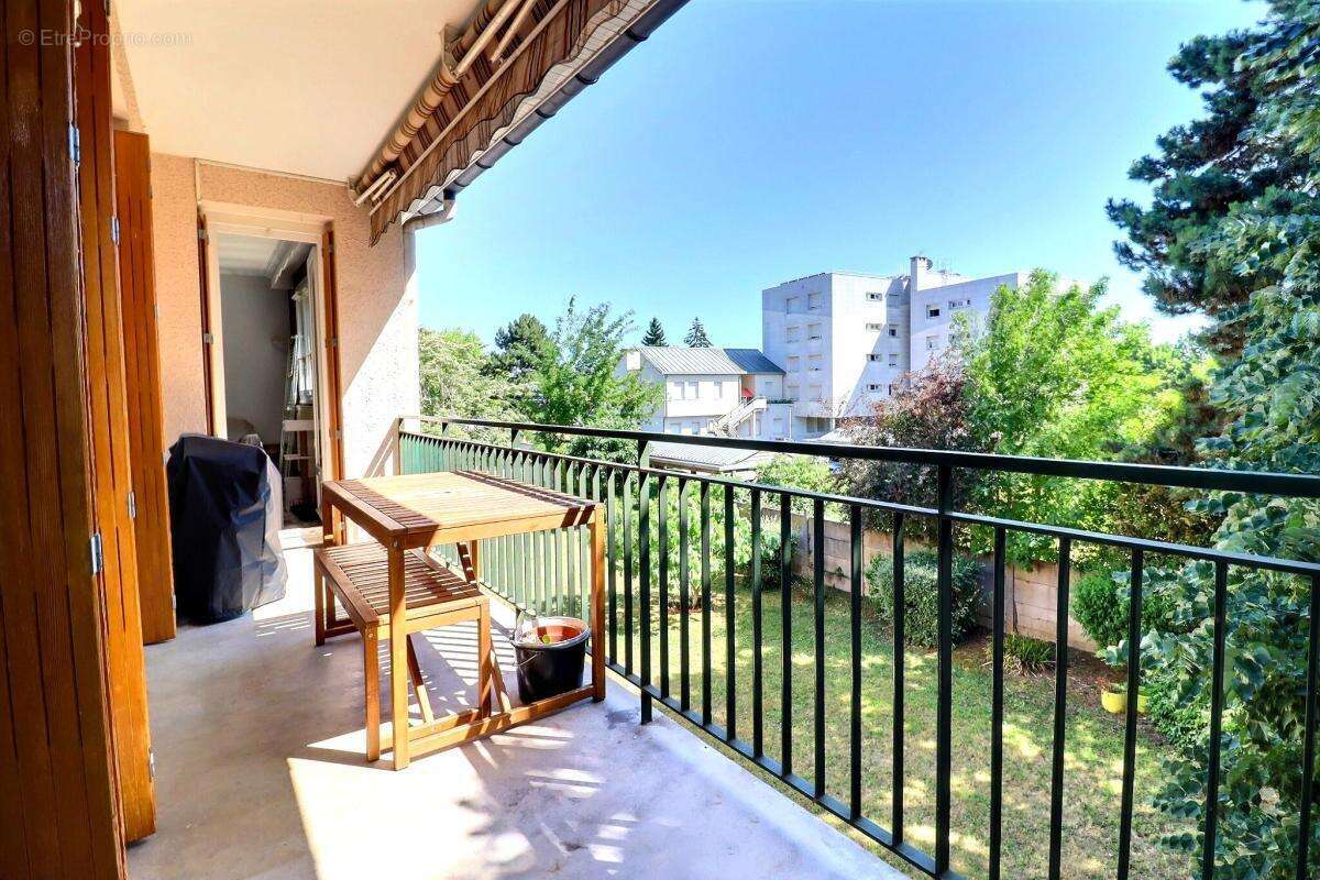 Appartement à CHENOVE