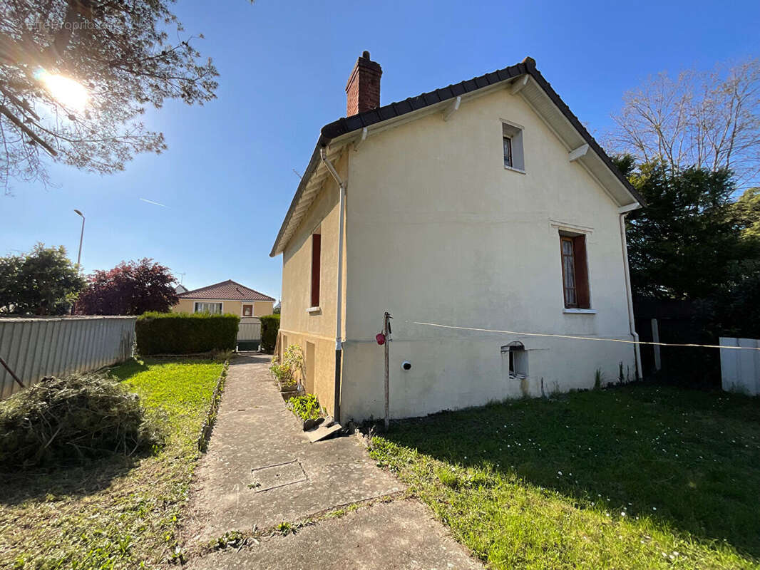 Maison à MAURECOURT