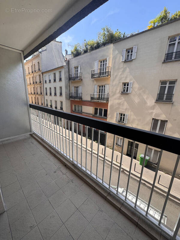 Appartement à PARIS-19E