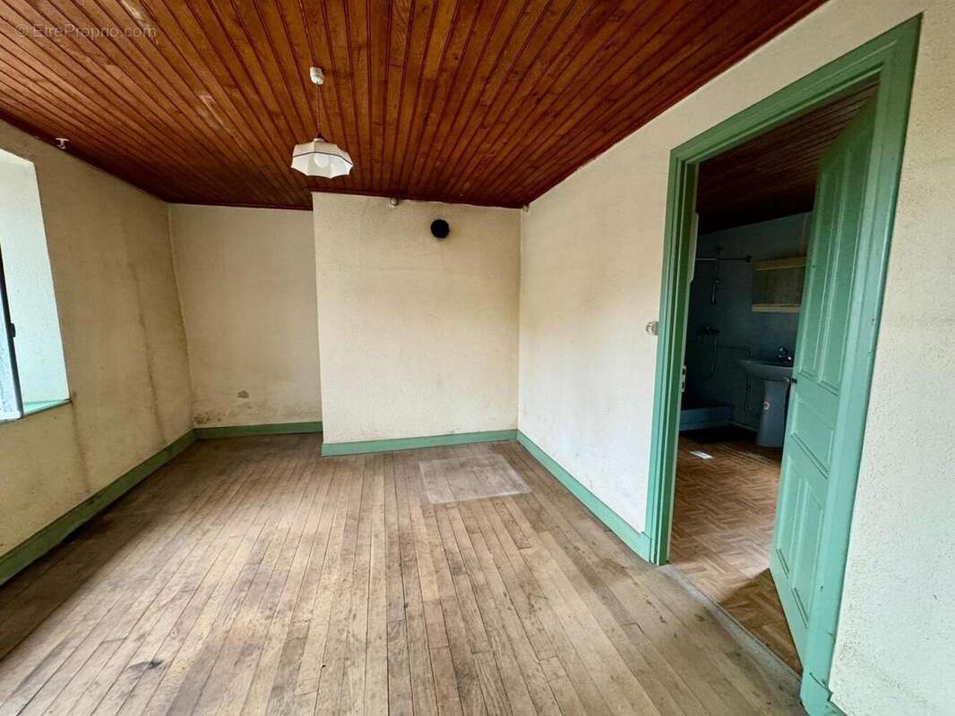 Photo 6 - Maison à CONDAT-EN-COMBRAILLE