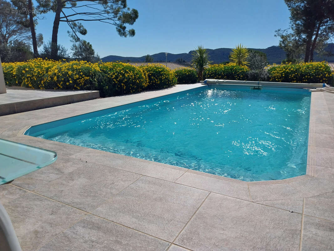 Maison à BAGNOLS-EN-FORET