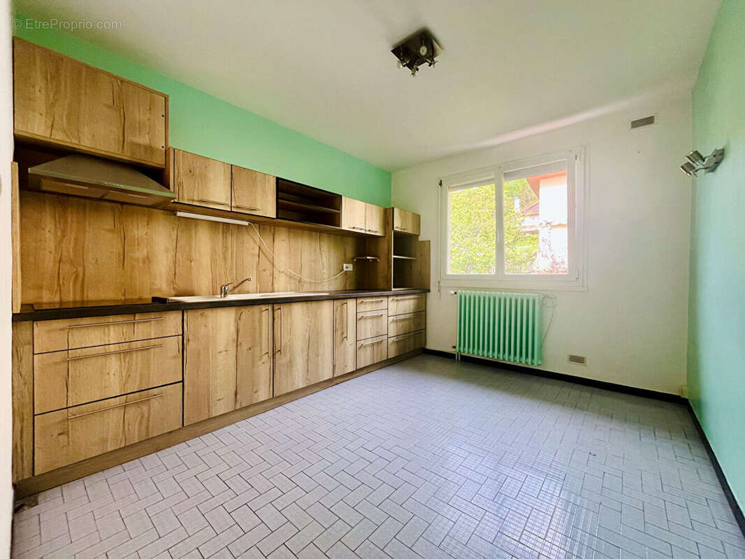 Maison à ROCHE-LEZ-BEAUPRE