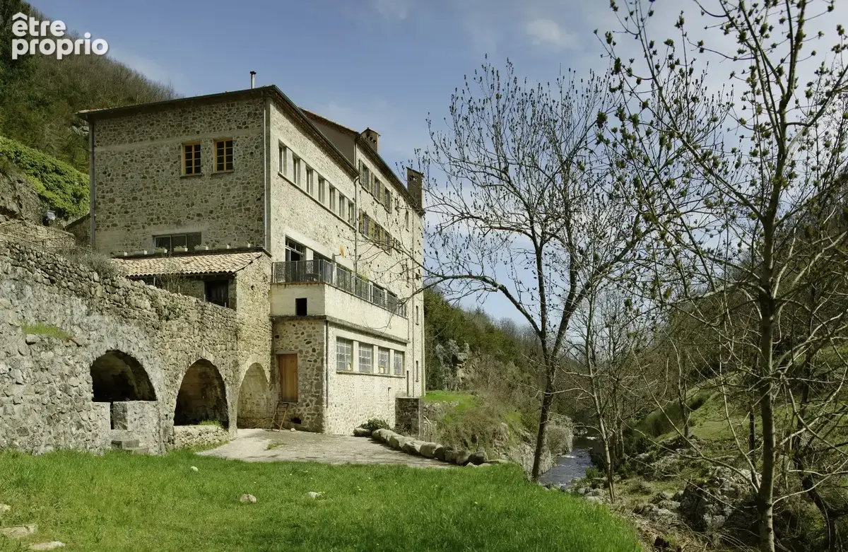 Maison à SAINT-ETIENNE-DE-SERRE