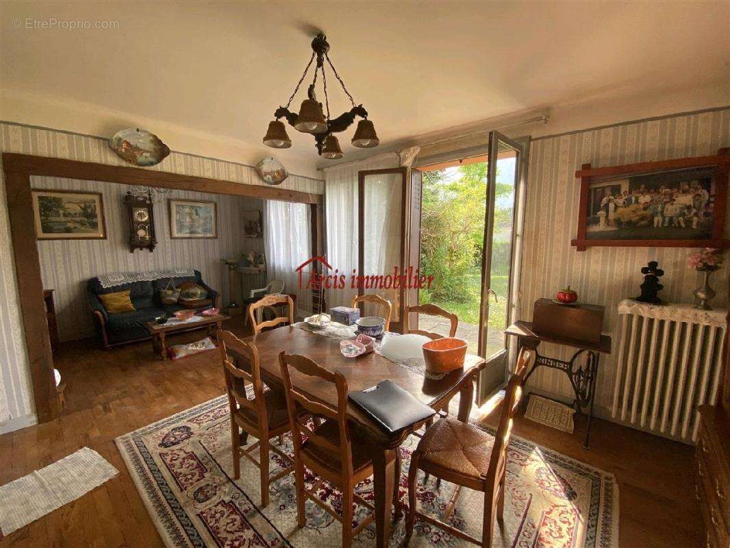 Maison à MAILLY-LE-CAMP