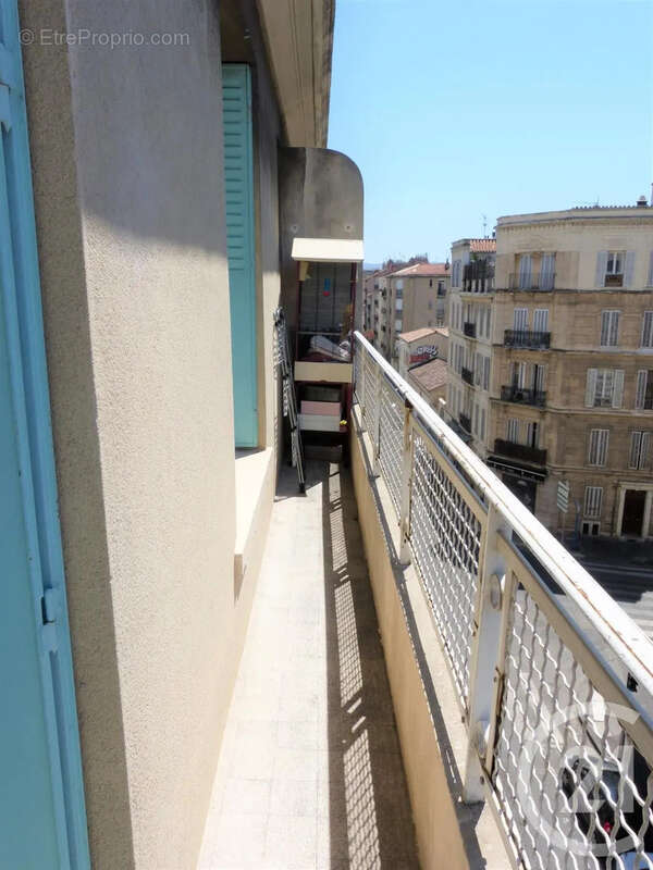 Appartement à MARSEILLE-5E