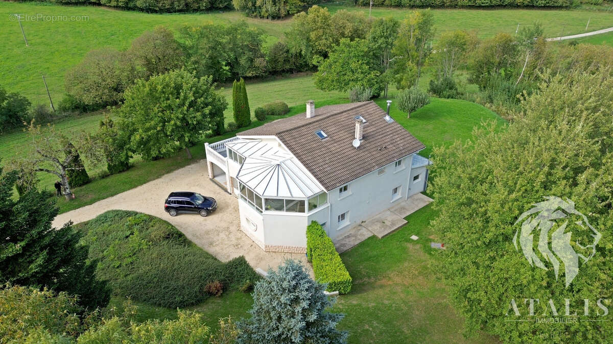 Maison à SAINT-VERAND