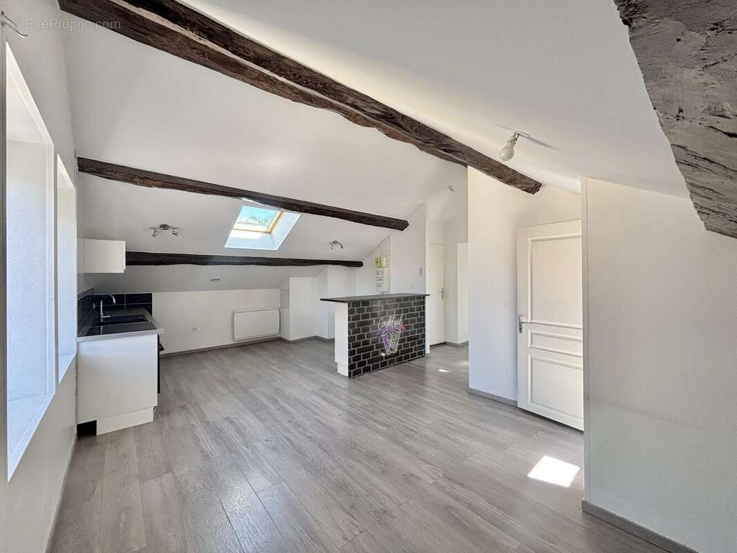 Appartement 68 m² à Pont-De-Cheruy  - photo 4