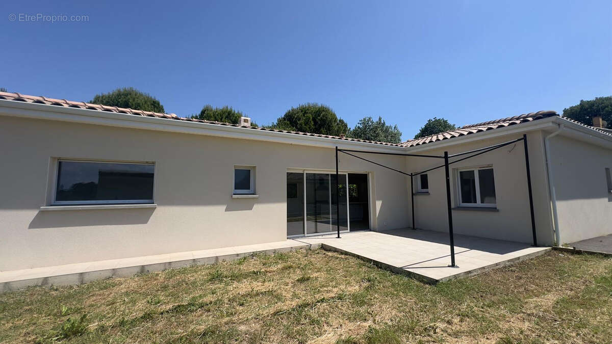 Maison à LA COUCOURDE