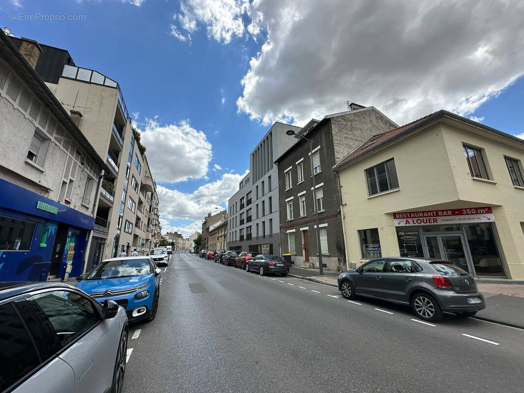 REIMS - Type 1bis secteur VESLE / CANAL - photo 2