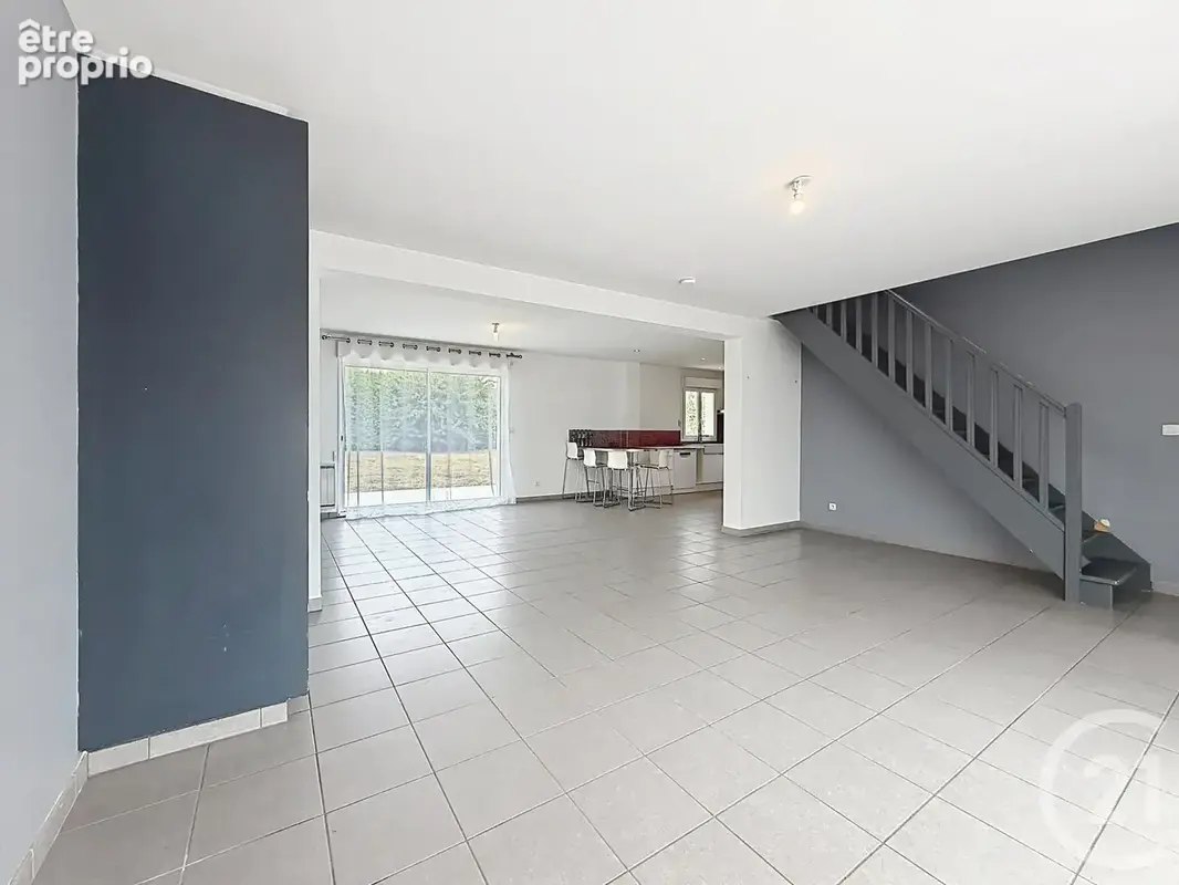 Maison 84 pièces 189 m² à vendre à Sours (28630) - photo 3