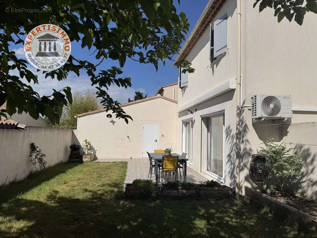 Maison à LA FARE-LES-OLIVIERS
