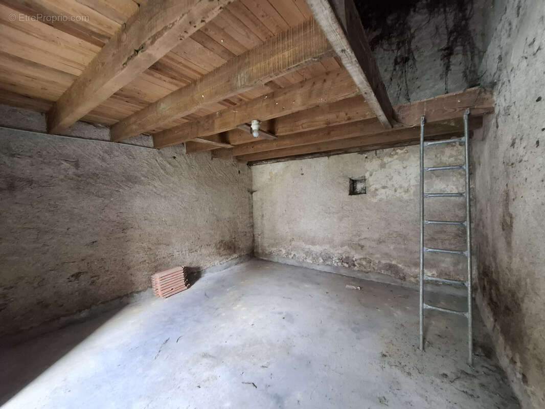 Maison à SAINT-ETIENNE-DE-MER-MORTE