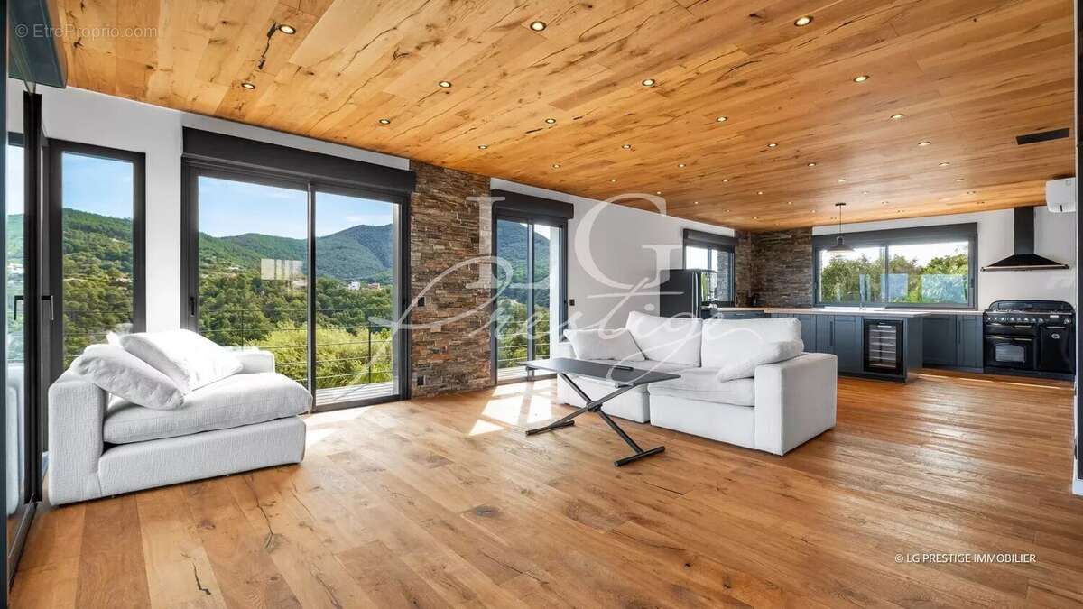 Maison à MANDELIEU-LA-NAPOULE