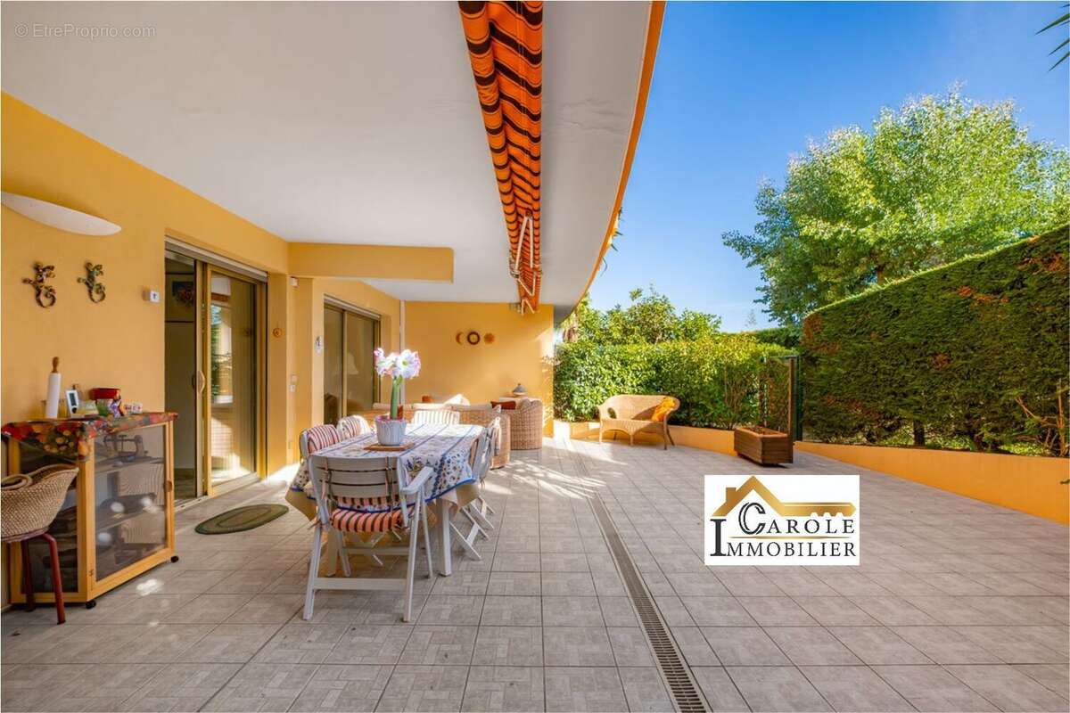 Appartement à MANDELIEU-LA-NAPOULE