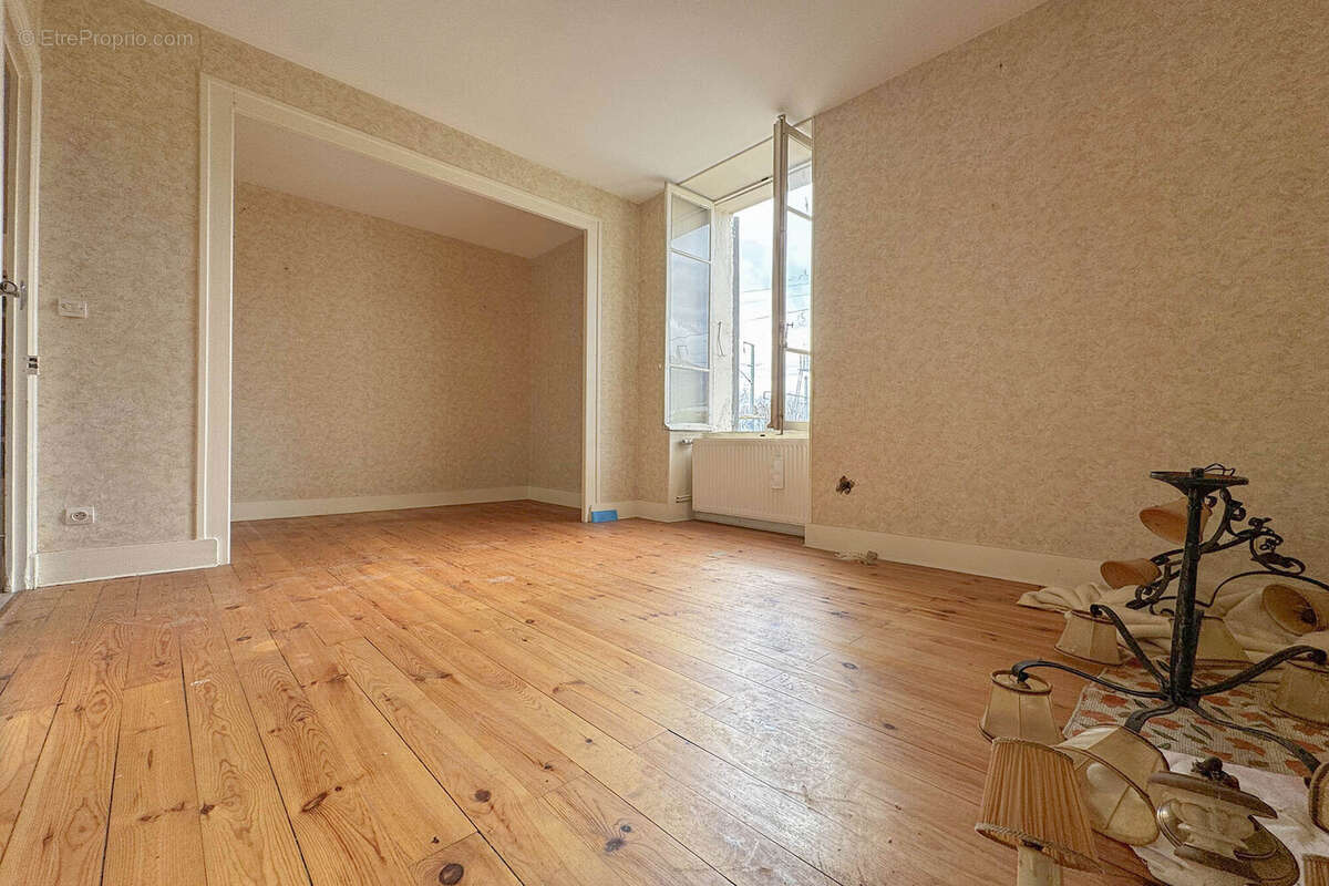 n°8 - Maison à SAINT-MARTIN-LE-VINOUX