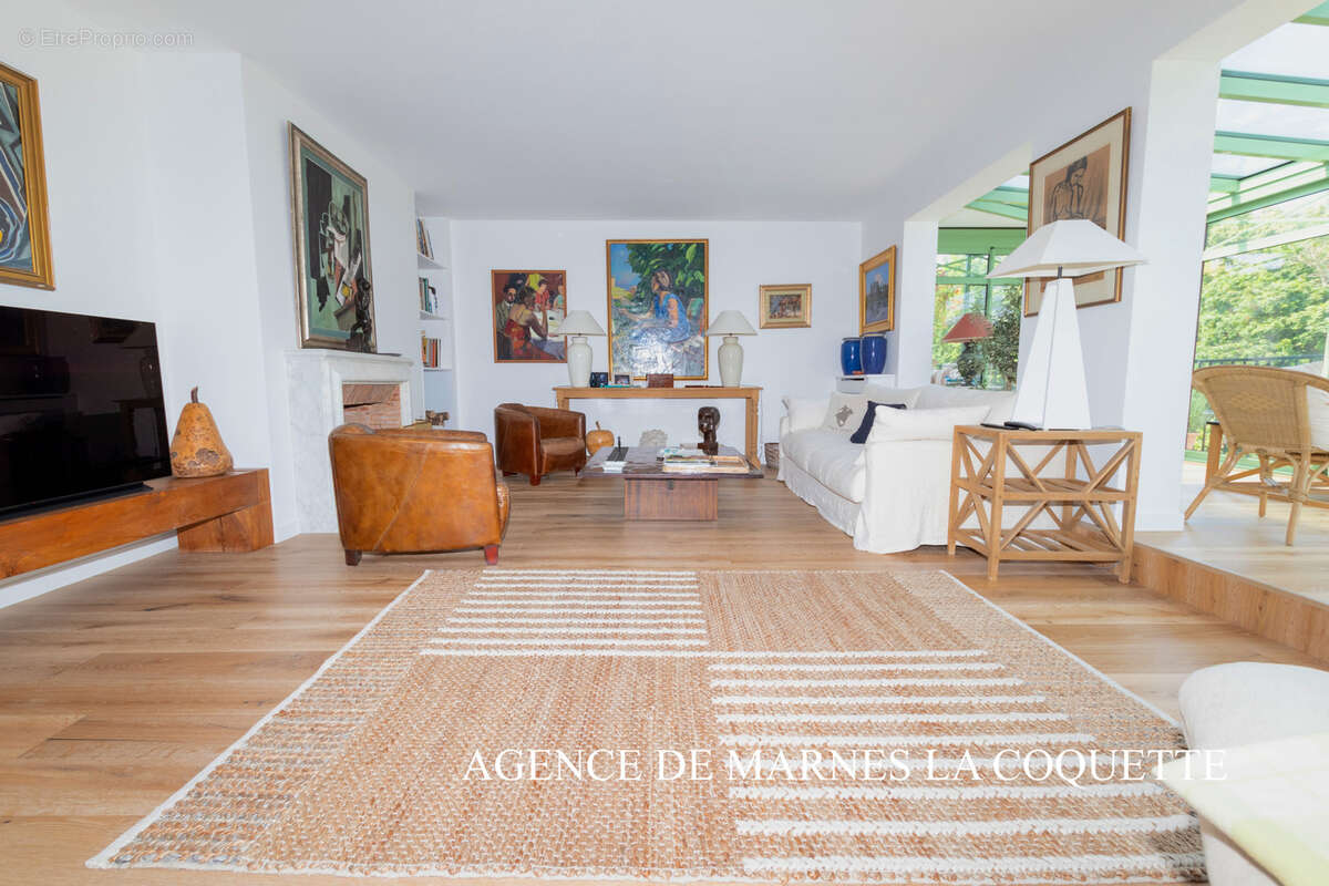 Appartement à VILLE-D'AVRAY
