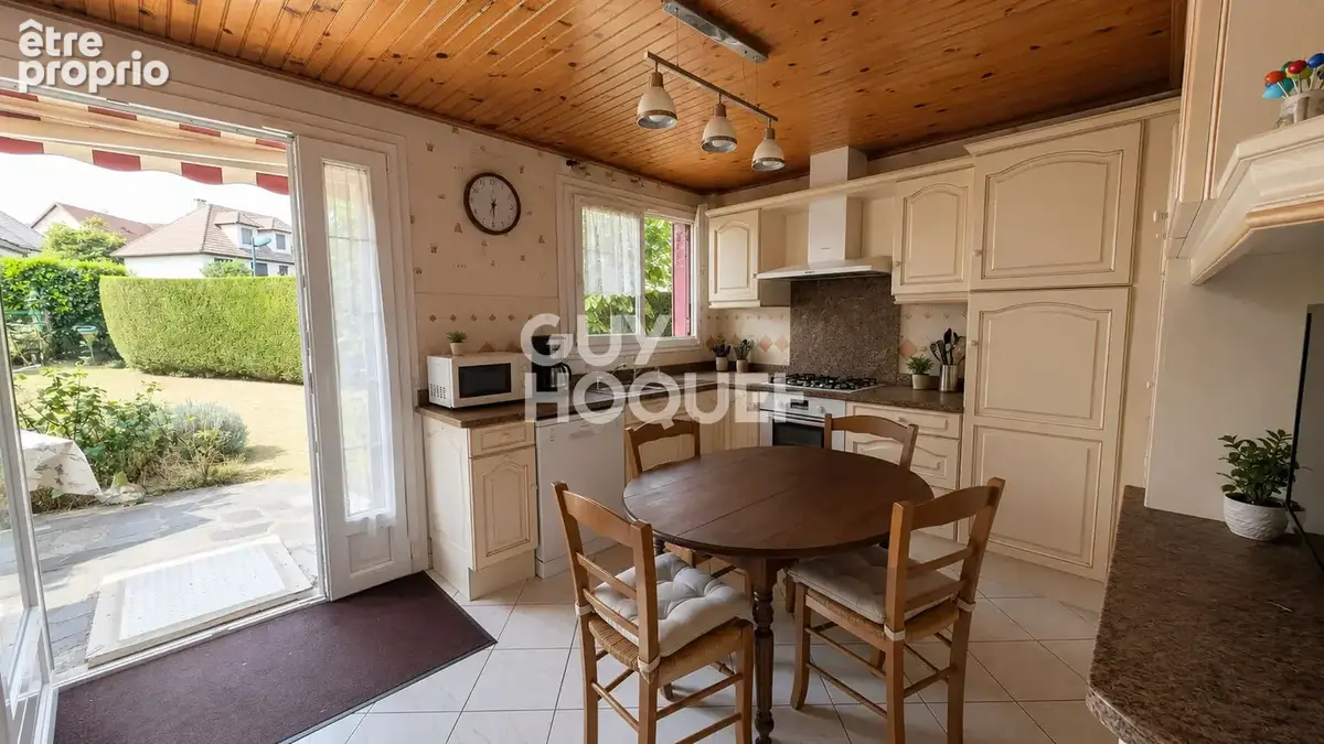 MANTES LA VILLE, Maison familiale 8 pièces, 6 chambres - photo 2
