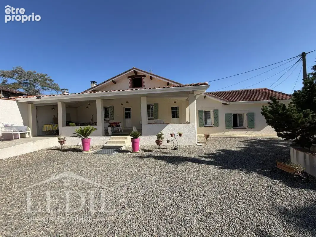 Maison à VIC-FEZENSAC