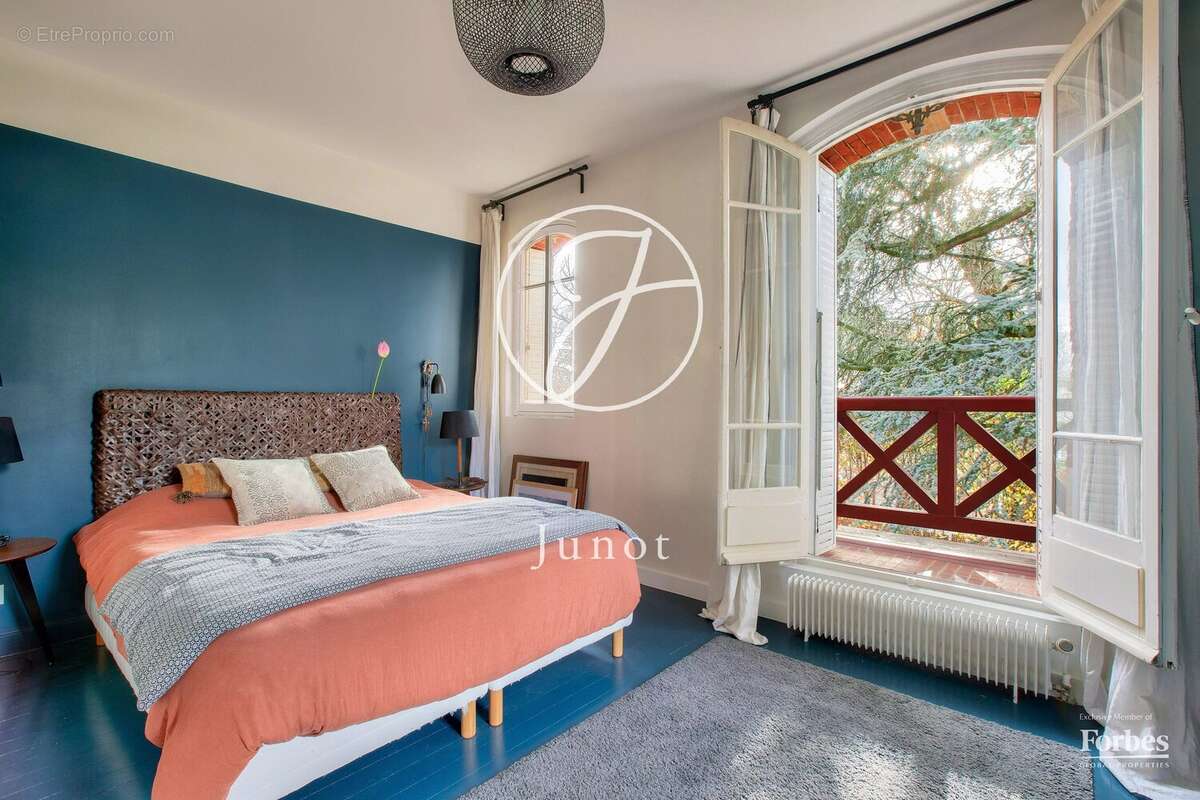 Vaucresson - PLATEAU DE CAZES - Maison 292 m² - 4 chambres - Terrain 720m² - photo 11