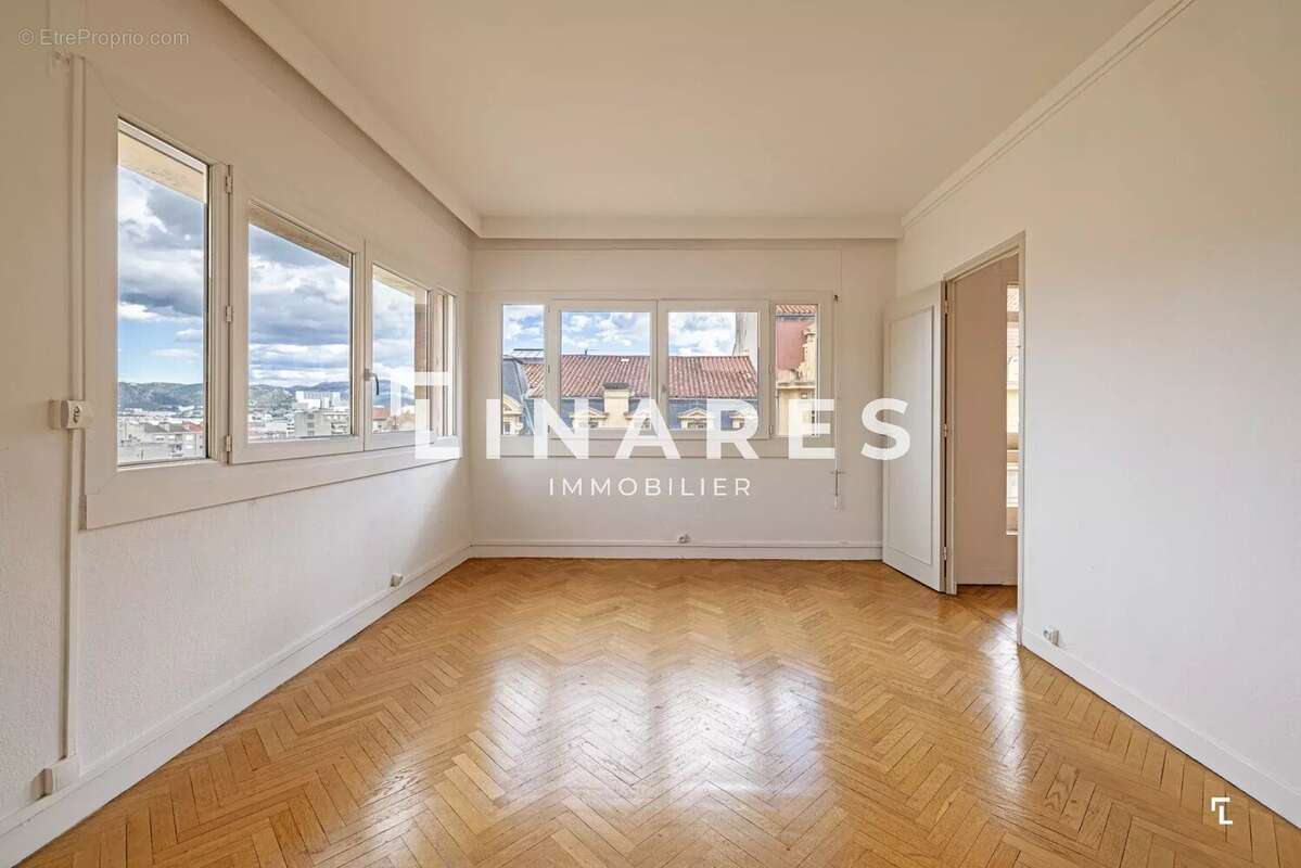 Appartement à MARSEILLE-8E
