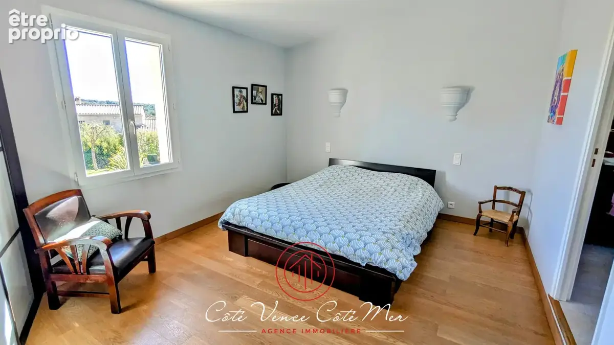 Maison familiale de 181 m2 avec piscine à Vence (06140) - photo 18
