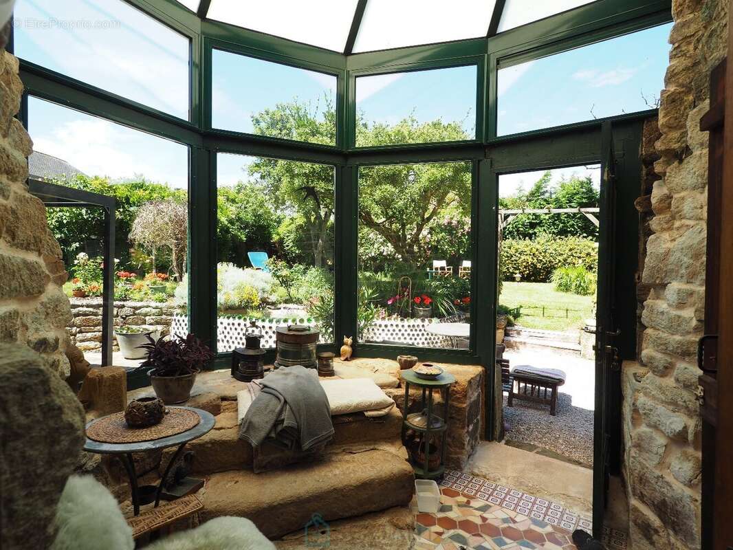 Grande demeure 17ème siècle 9 chambres avec jardin bucolique abrité des regards - photo 6