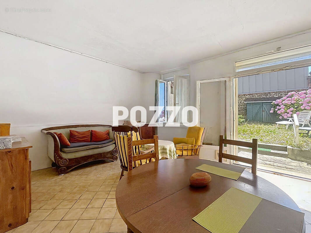 Maison à SAINT-PAIR-SUR-MER