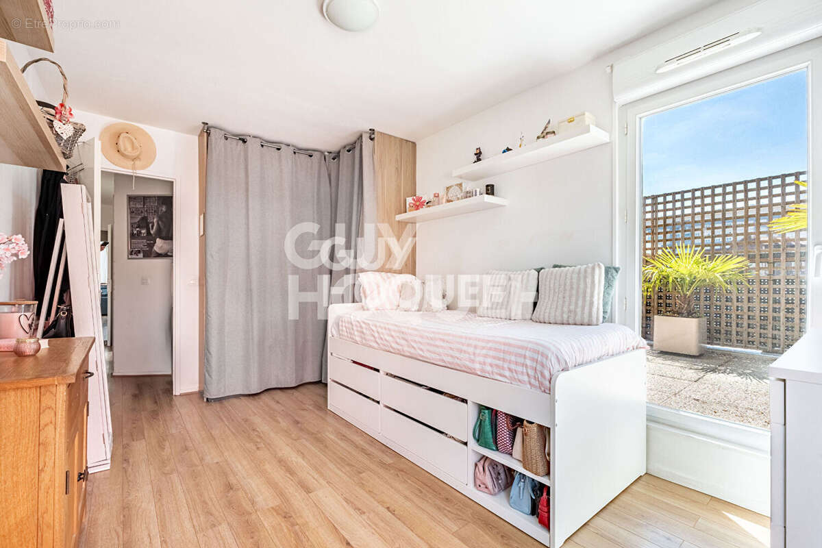 Appartement à GENNEVILLIERS