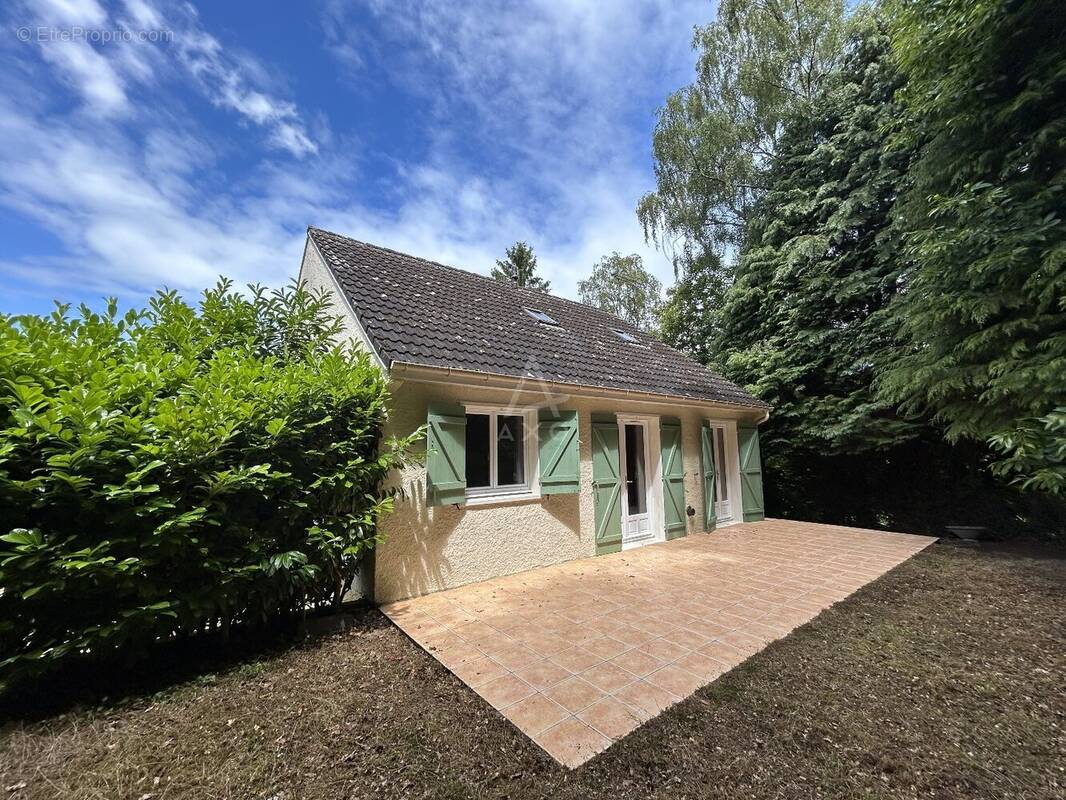 Maison à CONDE-SUR-HUISNE