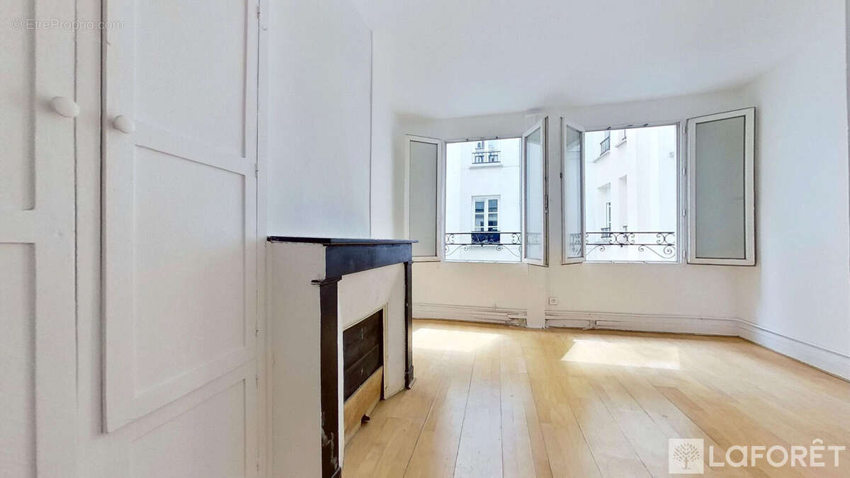 Paris XVIIe - Batignolles studio 14.55 m² - photo 3
