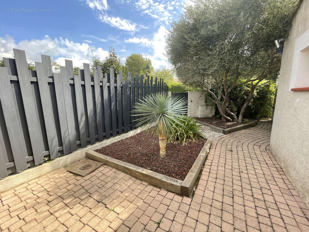 Maison à SAINT-CYR-SUR-MER